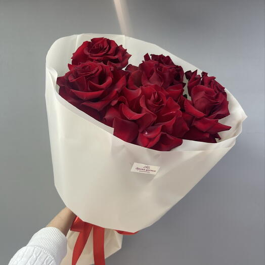 Моно букет из французских роз в изящной упаковке 🌹