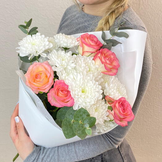 Кулечек хорошего настроения. Авторский букет из хризантем 🌸 и роз 🌹