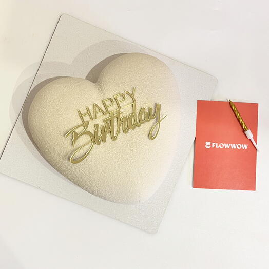 Муссовый торт в форме сердца с топпером «Happy birthday»