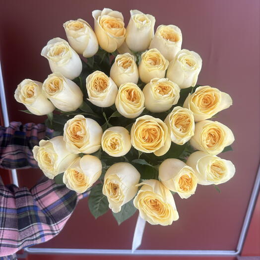 Кремовые розы(25шт)
