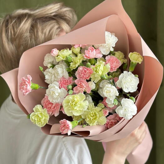 15 кустовых гвоздик, микс