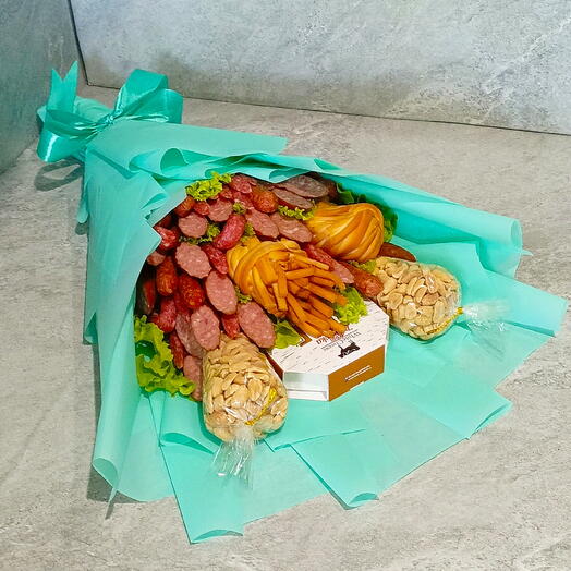 Букет колбасный с сыром и орешками