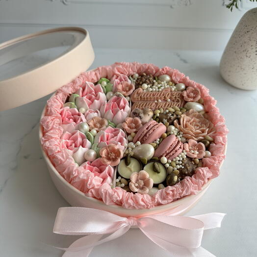 Вкусный подарок с зефиром, орехами , конфетами и шоколадом
