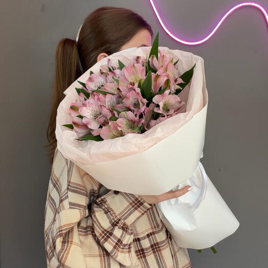 7 нежно розовых альстромерий💐🥰