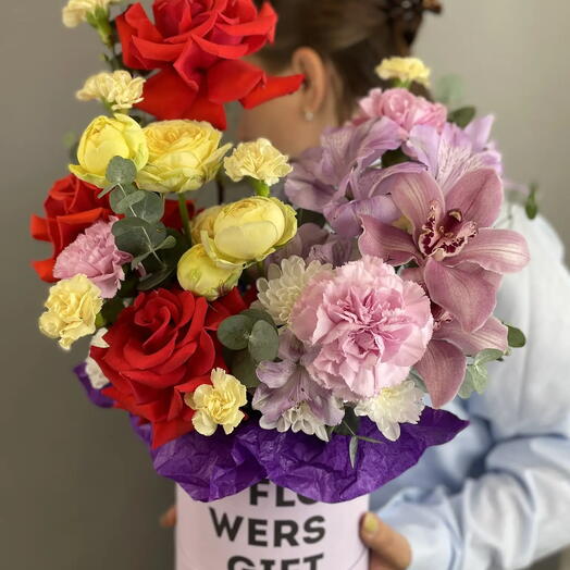 🌹 Коробка Flowersgift с цветами - 22