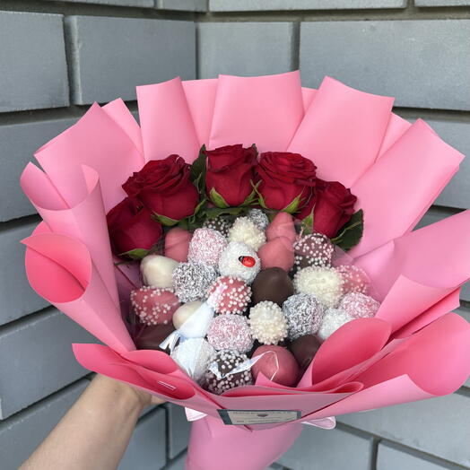 Клубничный букет 93