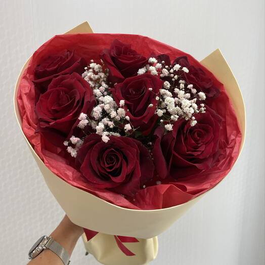 Букет из красных роз и гипсофилы 🌹🌹🌹🌹🌹🌹🌹