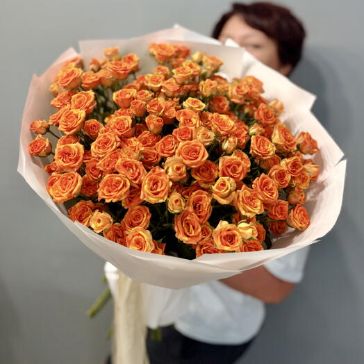 Горячий поцелуй! Букет из 21 оранжевой кустовой розы. 🧡