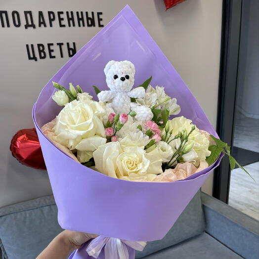 Большой букет с французскими розами и игрушкой