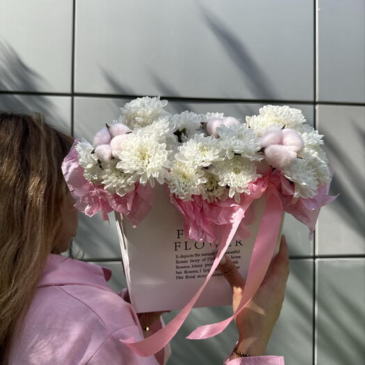 Композиция из кустовых хризантем с хлопком🌸🎀