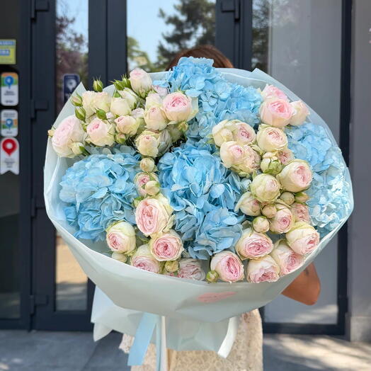 Авторский букет Mouse Flowers:Гортензия/Роза кустовая