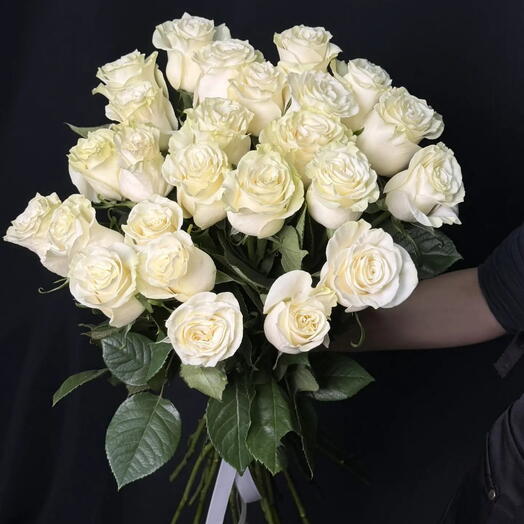Белые розы 25шт Мондиаль