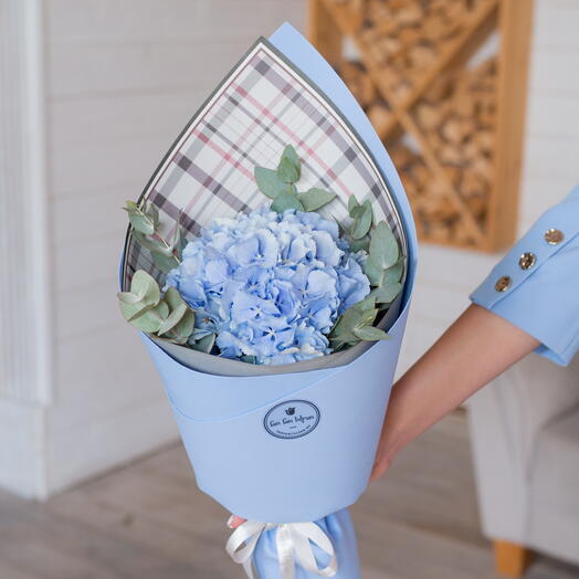 Букет на 1 сентября с гортензией и эвкалиптом