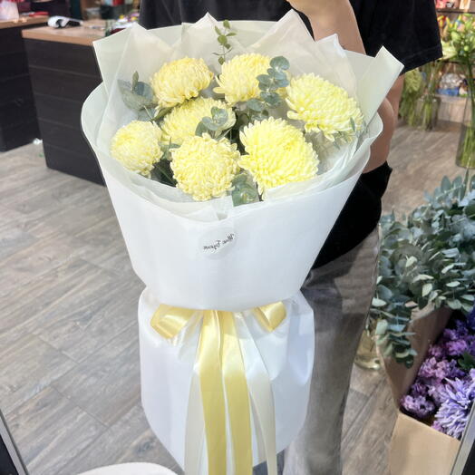 Букет « Последний лучик солнца » с хризантемой в дизайнерской упаковке 🌼️