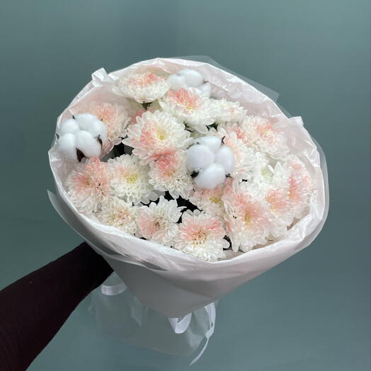 Нежный букет с хлопком