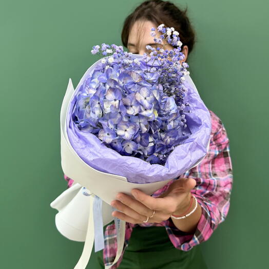 мини- букет из гортензии и гипсофилы💜