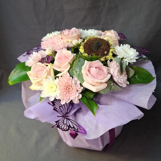 Сиреневый тортик розовых цветов 💐