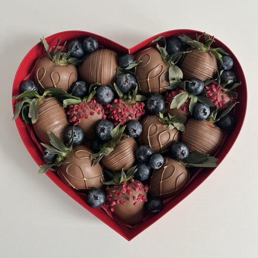 Клубника в шоколаде сердце L🍓