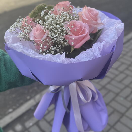 Букет с розами и гипсофилой🌸🤍