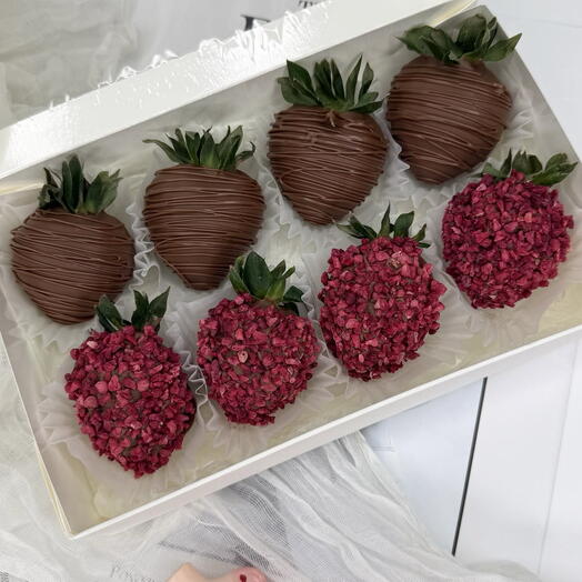 Клубника в шоколаде 8 шт