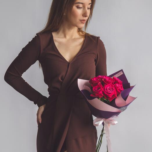 7 crimson roses