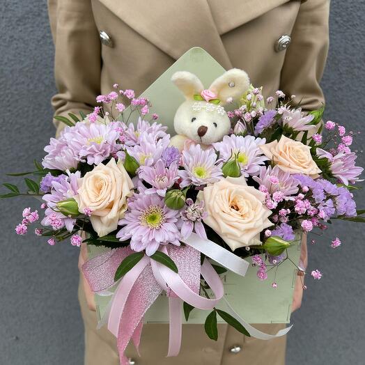 Цветы в коробке с зайкой