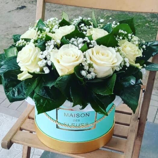 Rosas blancas en la composición