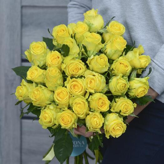 Розы желтые