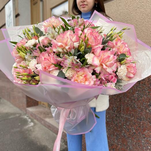 Королевский букет с ажурными розами