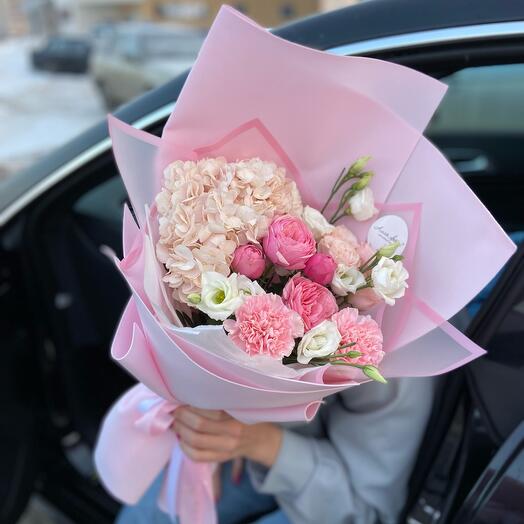 Ramo de malvavisco de rosas eustoma y Hortensia