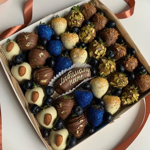Conjunto de fresas para hombre en chocolate