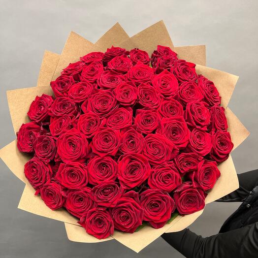 Rosas rojas en la elaboración