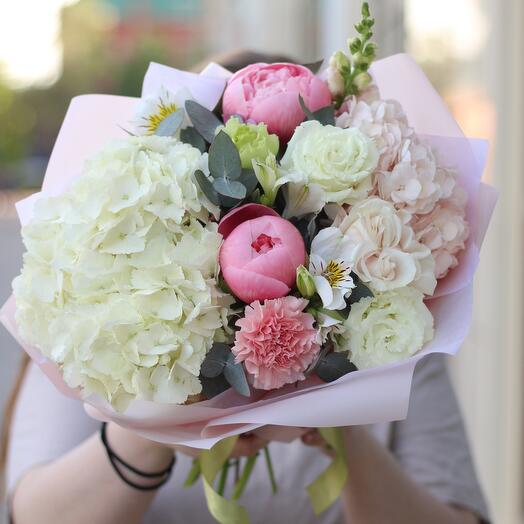 Bouquet with hydrangeas, peonies and eustoma