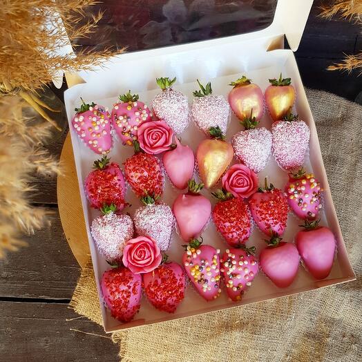 Клубника в шоколаде callebaut с розочками