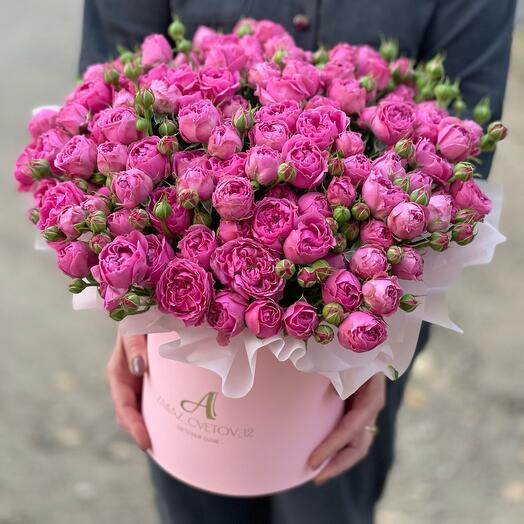 Коробка с пионовидными розами