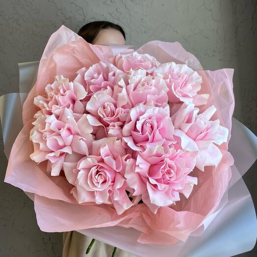 Mono bouquet of 11 dusty pink French roses