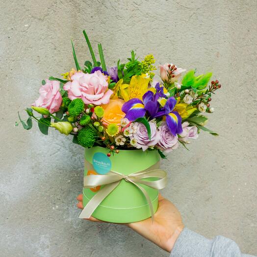 Spring Box with seasonal flowers - green