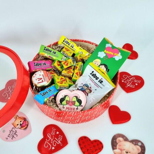 Подарок love is для второй половинки