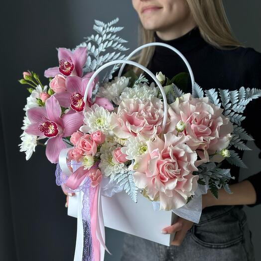 Корзина с цветами