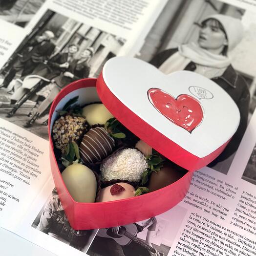 Клубника в шоколаде For you (8-9 ягод)