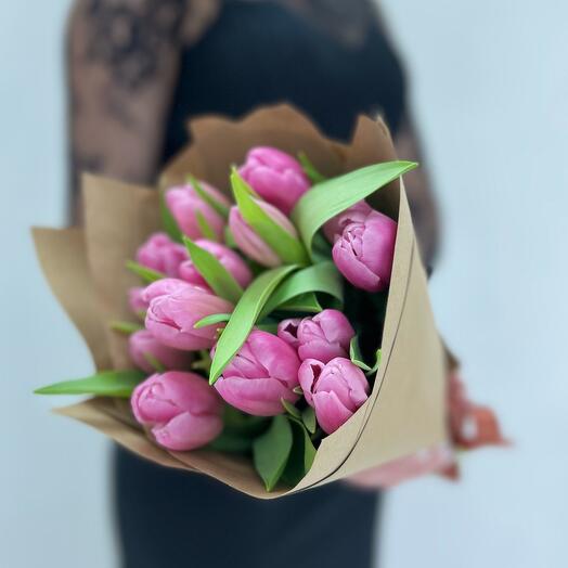 15 розовых тюльпанов