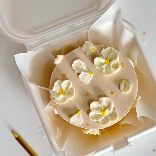 Bento cake flowers