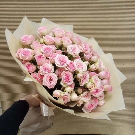 Букет из 15 кустовых роз