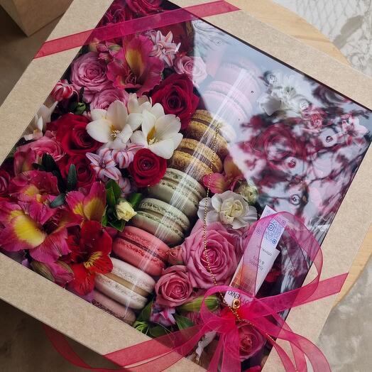 Flores em uma caixa de macarrão