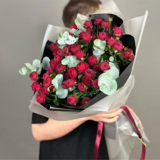 Шикарный букет из пионовидных  роз Ред Пиано