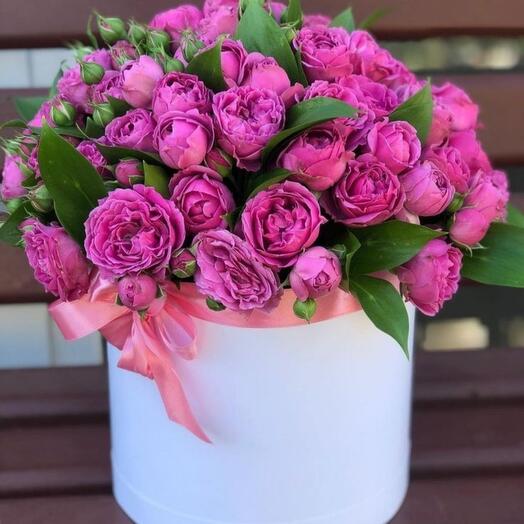 Пионовидные  розы в  коробке