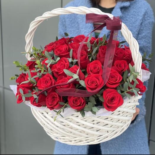 Корзина из 51 красной розы