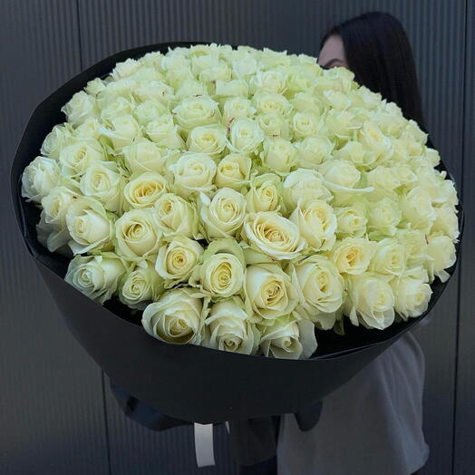 100 white roses