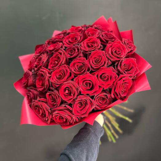 35 pieces of Roses Ecuador