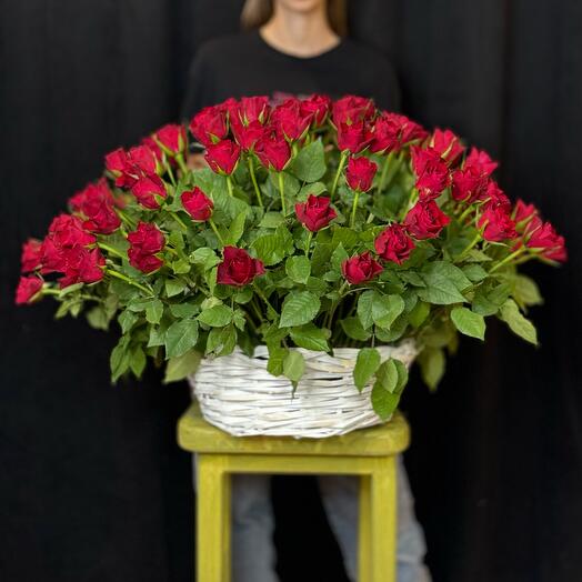 101 Roses (Kenya ) in a basket
